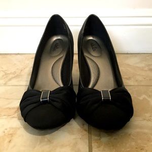 Classy Black Pumps